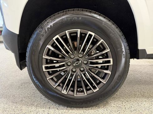 Used 2024 Chevrolet Colorado W/T image 9