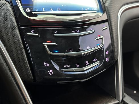 Used 2019 Cadillac XTS Luxury image 17