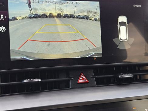 Used 2023 Kia Sportage EX image 7