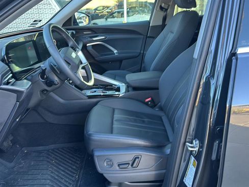 Used 2025 Audi Q5 Premium Plus w/ Premium Plus image 12