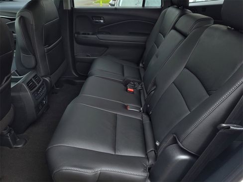 Used 2021 Honda Pilot Touring image 14