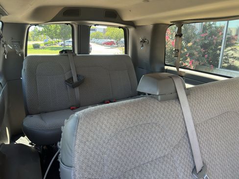 Used 2020 Chevrolet Express 3500 LT w/ LT Preferred Equipment Group RWD image 14