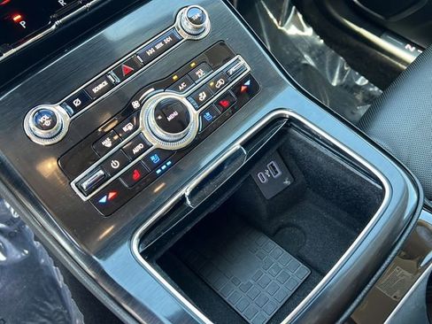 Used 2022 Lincoln Nautilus Reserve AWD/4WD image 18