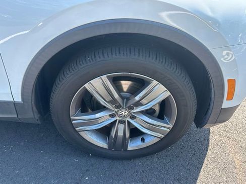 Used 2018 Volkswagen Tiguan SEL Premium AWD/4WD image 13
