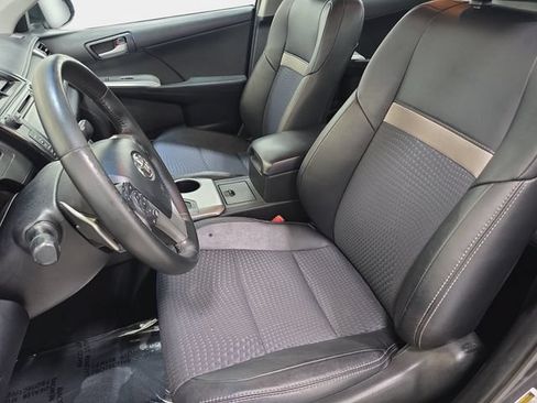 Used 2014 Toyota Camry SE FWD image 13