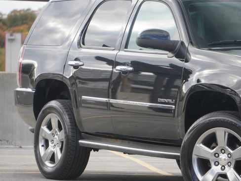 Used 2011 GMC Yukon Denali image 7