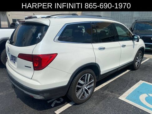Used 2017 Honda Pilot Touring image 3
