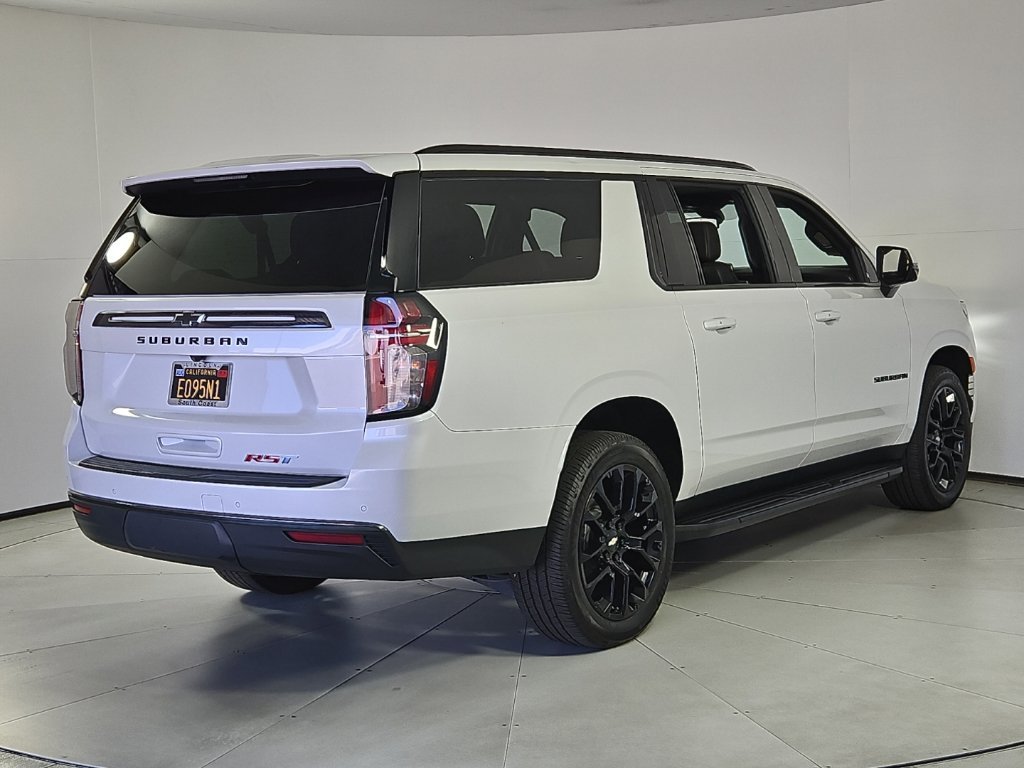 Used 2022 Chevrolet Suburban RST w/ Luxury Package RWD image 7