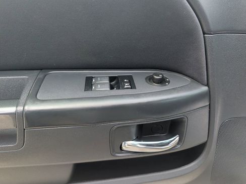 Used 2014 Dodge Challenger SXT RWD image 10