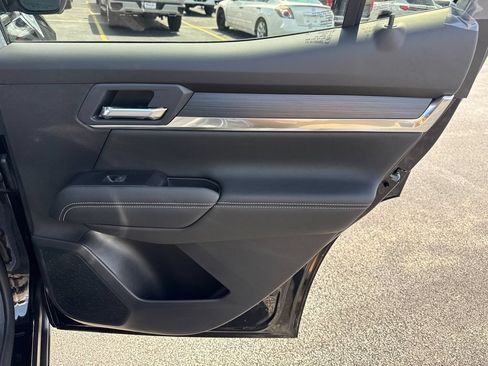 New 2027 GMC Terrain Elevation w/ Technology Package II AWD/4WD image 32