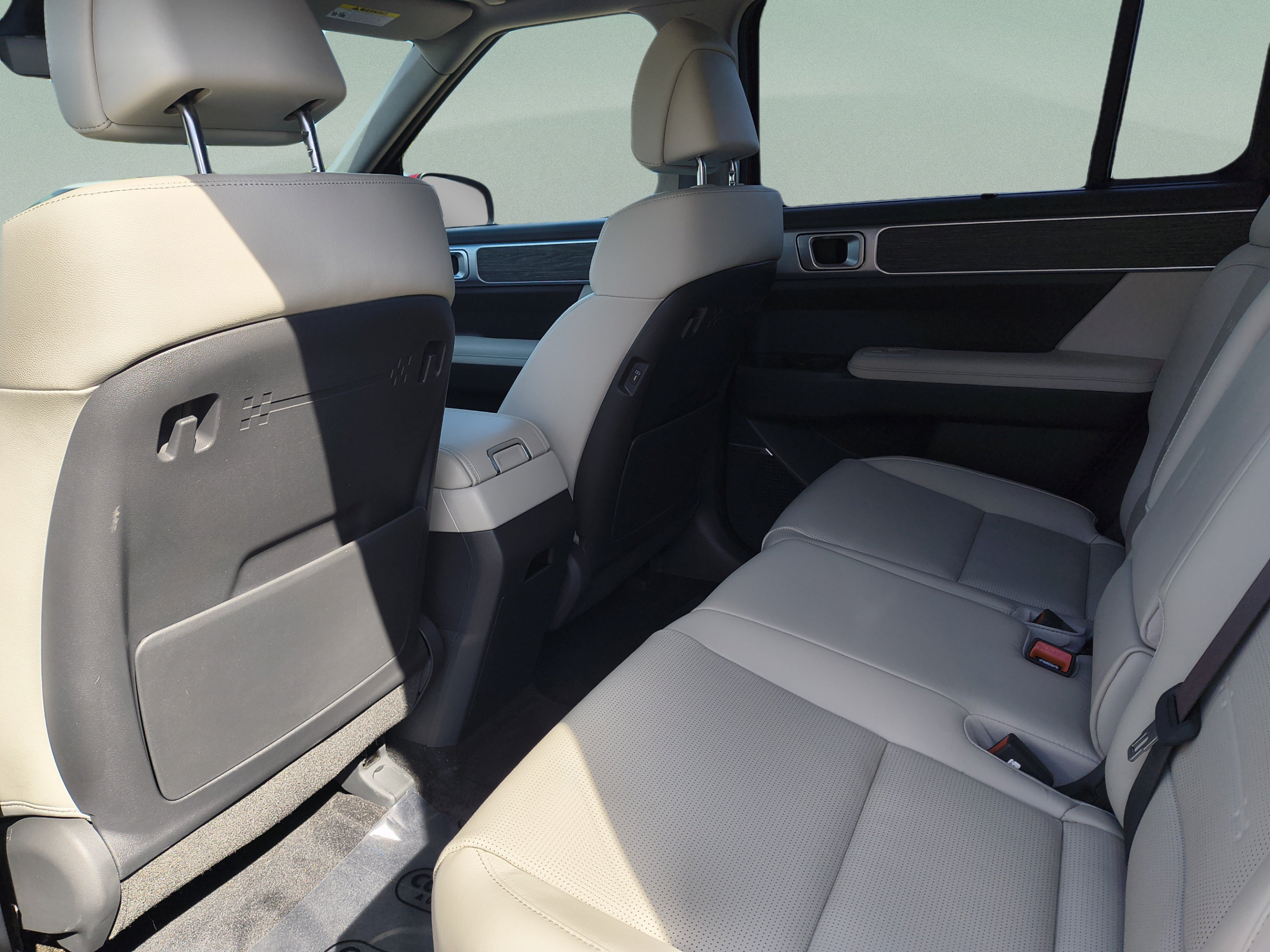 Certified 2024 Hyundai Santa Fe Limited AWD/4WD image 18