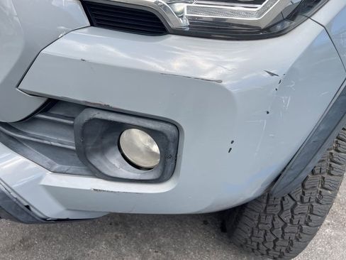 Used 2019 Toyota Tacoma TRD Off-Road AWD/4WD image 5