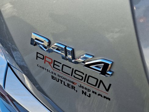 Used 2017 Toyota RAV4 LE image 30