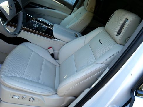 Used 2025 Cadillac Escalade Sport Platinum w/ LPO, Floor Liner Package image 15