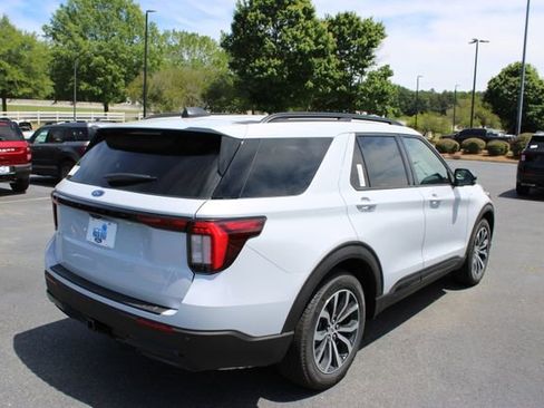New 2026 Ford Explorer ST-Line RWD image 17