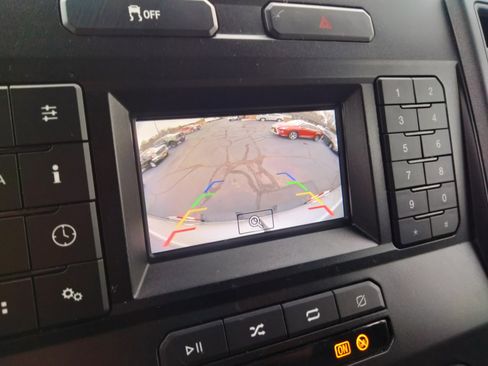 Used 2021 Ford F250 XL w/ Power Equipment Group image 21