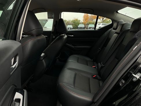 Used 2025 Nissan Altima 2.5 SR image 12