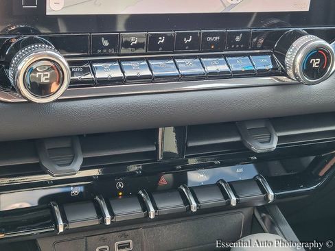 New 2026 GMC Canyon Elevation w/ Convenience Package image 15