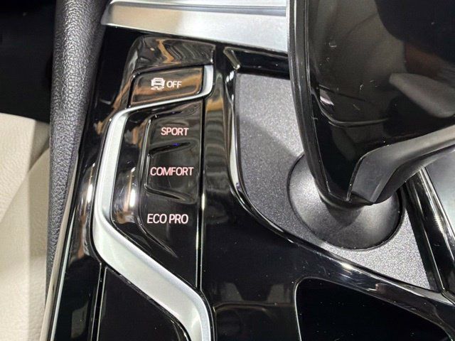 Used 2021 BMW 530i xDrive w/ Convenience Package AWD/4WD image 38