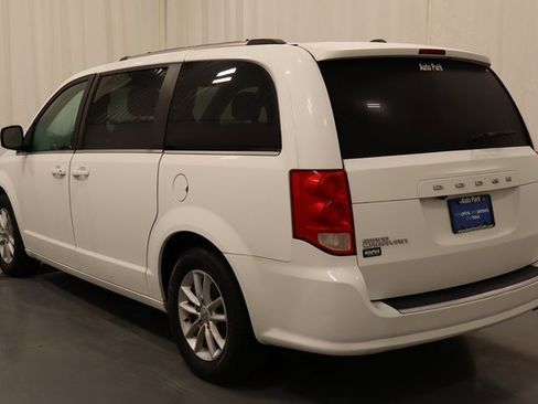 Used 2020 Dodge Grand Caravan SXT image 4