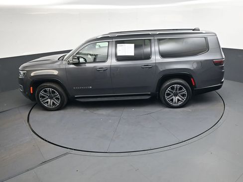 Used 2024 Jeep Wagoneer L Series II w/ Flexible Seating Group image 32