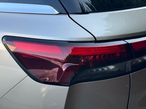 Used 2024 INFINITI QX60 Luxe w/ Cargo Package FWD image 8