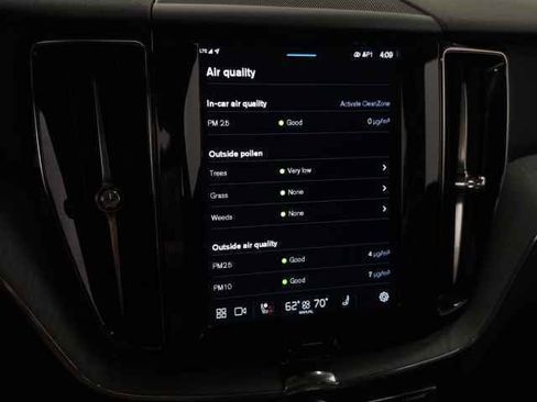 Used 2025 Volvo XC60 B5 Plus AWD/4WD image 30