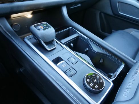 Used 2023 Nissan Pathfinder SL w/ Lighting Package (N92) image 27