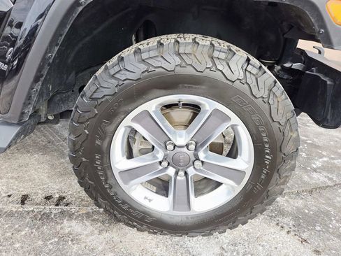 Certified 2021 Jeep Wrangler Unlimited Sahara image 19