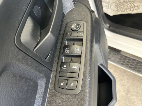 Used 2016 RAM 1500 Express RWD image 35
