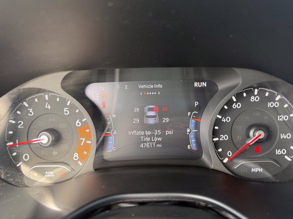 Used 2023 Jeep Compass Latitude AWD/4WD image 30