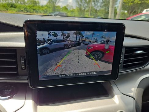 Used 2022 Ford Explorer XLT image 22