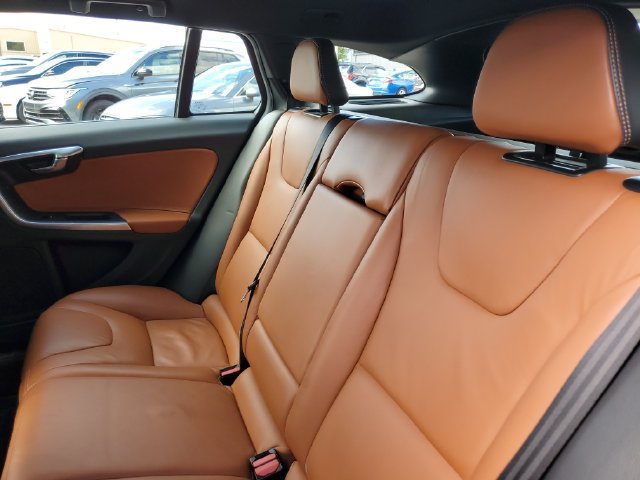 Used 2015 Volvo V60 T5 Platinum FWD image 28