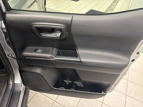 Used 2021 Toyota Tacoma TRD Sport image 21