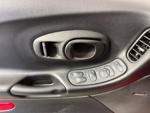 Used 1999 Chevrolet Corvette Coupe w/ Roof Pkg image 23