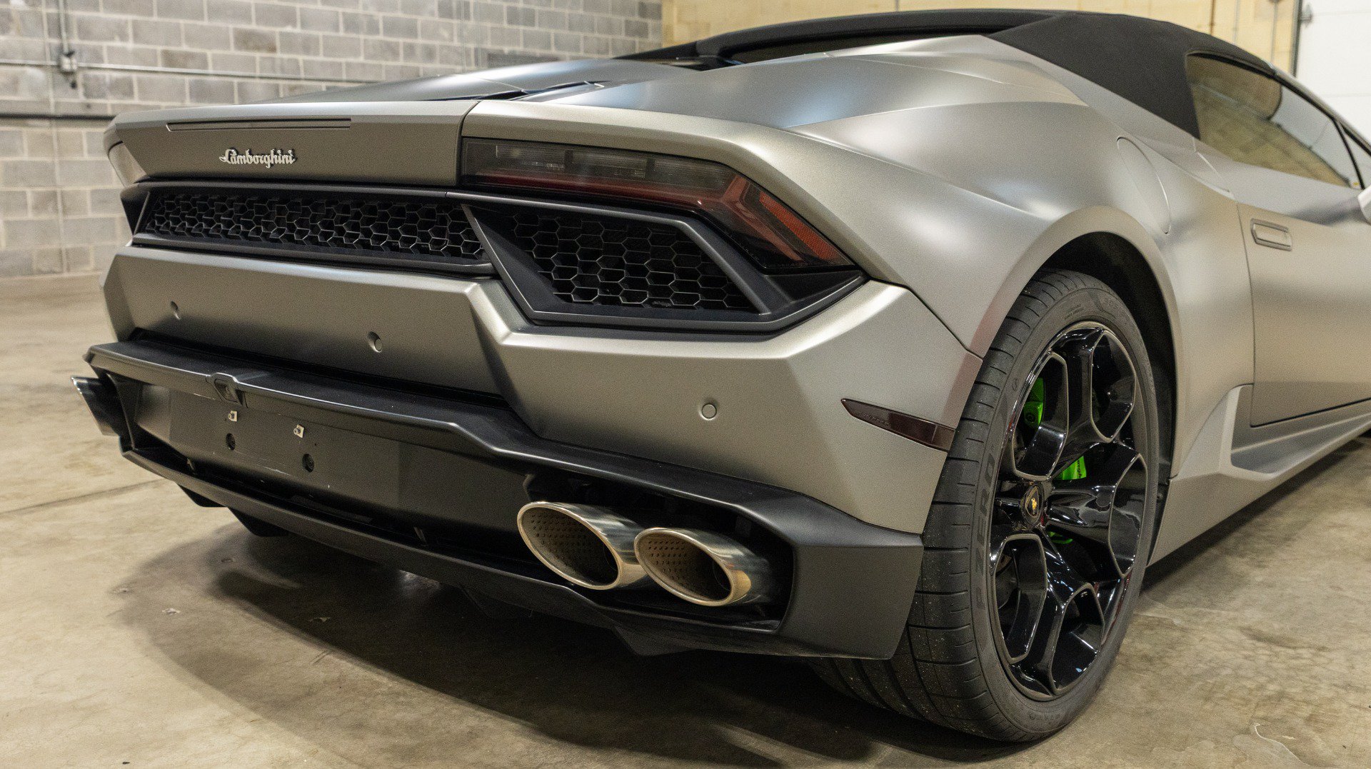 Used 2017 Lamborghini Huracan LP 580-2 RWD image 30