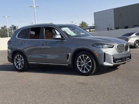 Used 2026 BMW X5 xDrive50e AWD/4WD image 4