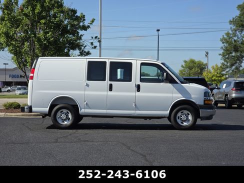 Used 2025 Chevrolet Express 2500 w/ Driver Convenience Package RWD image 8