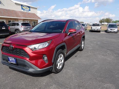 Used 2019 Toyota RAV4 XLE w/ Convenience Package image 5