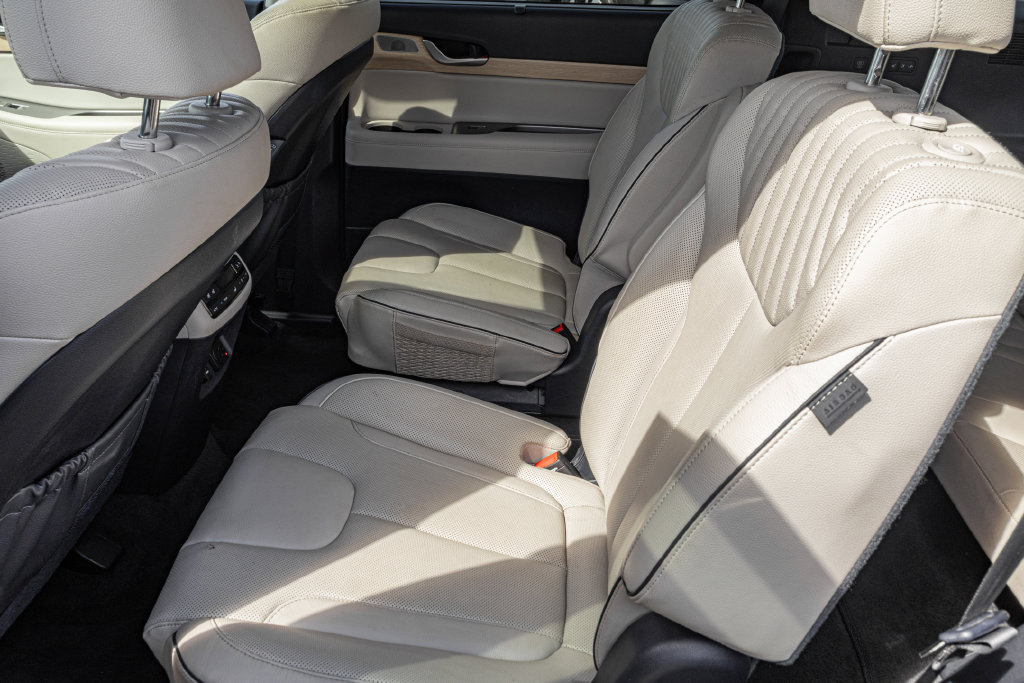 Used 2024 Hyundai Palisade Limited AWD/4WD image 30