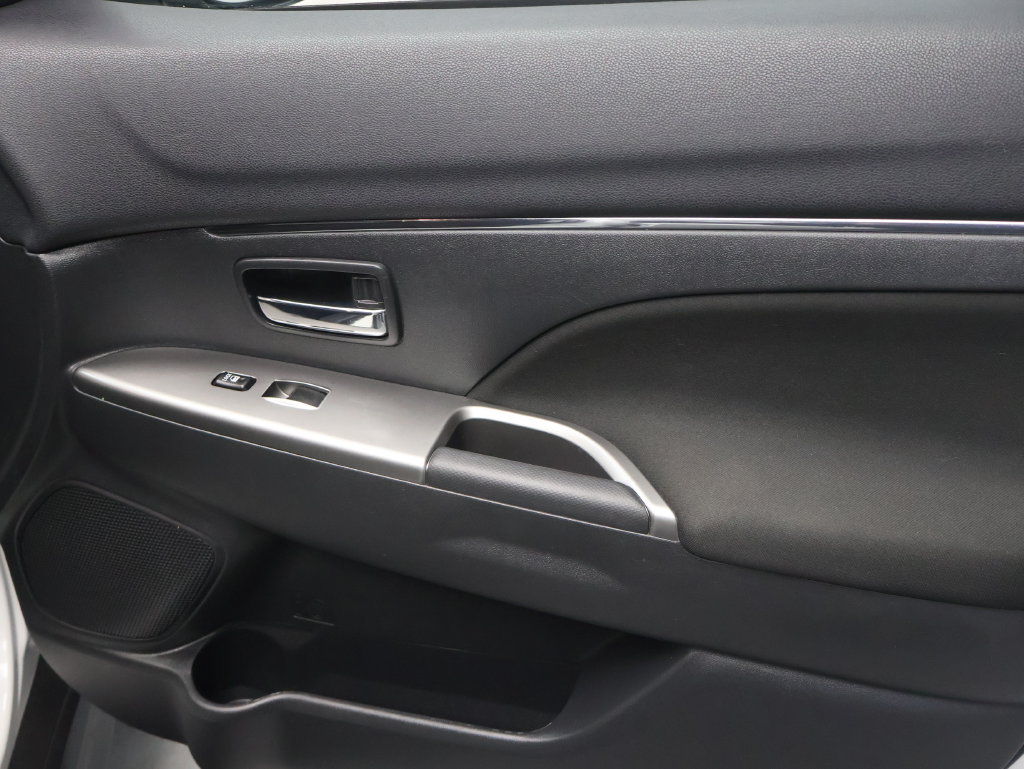Used 2019 Mitsubishi Outlander Sport ES AWD/4WD image 11