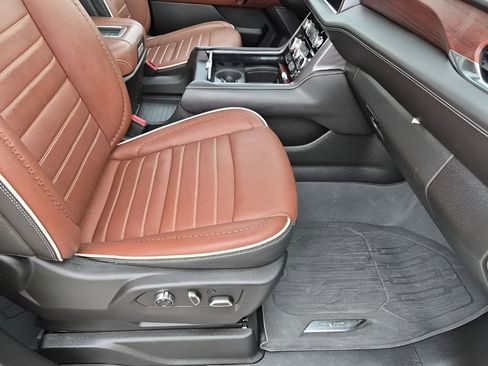 Used 2023 GMC Yukon XL Denali Ultimate image 16