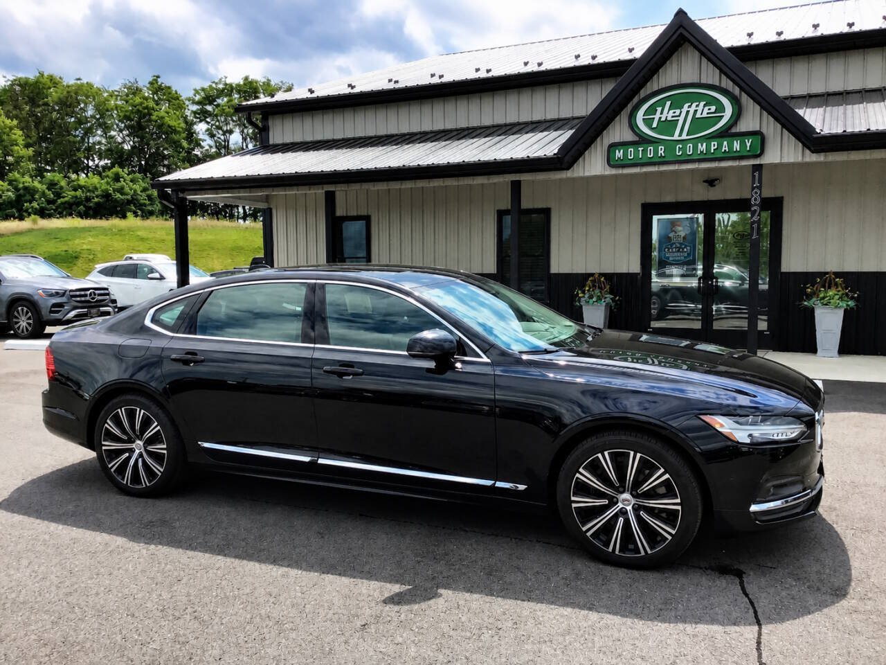 Used 2024 Volvo S90 B6 Plus AWD/4WD image 1