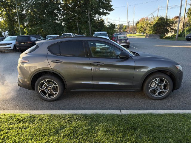 New 2026 Alfa Romeo Stelvio Sprint w/ Convenience Package AWD/4WD image 9
