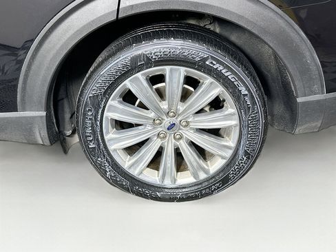 Used 2020 Ford Explorer Limited image 11