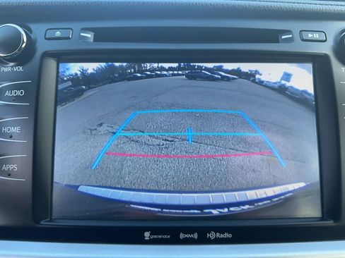 Used 2016 Toyota Highlander XLE image 19