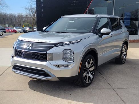 New 2026 Mitsubishi Outlander SE AWD/4WD image 1