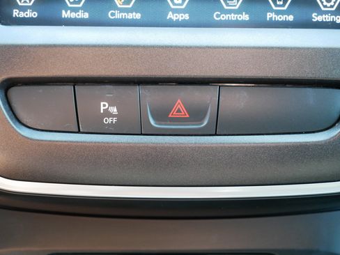 Used 2020 Jeep Cherokee Trailhawk w/ Cold Weather Group AWD/4WD image 33