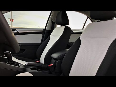 Used 2015 Volkswagen Jetta SE FWD image 10