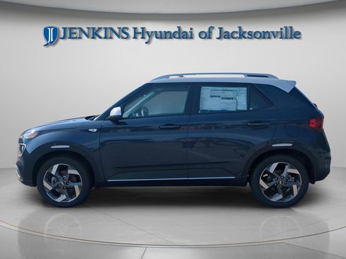 New 2025 Hyundai Venue Limited image 2